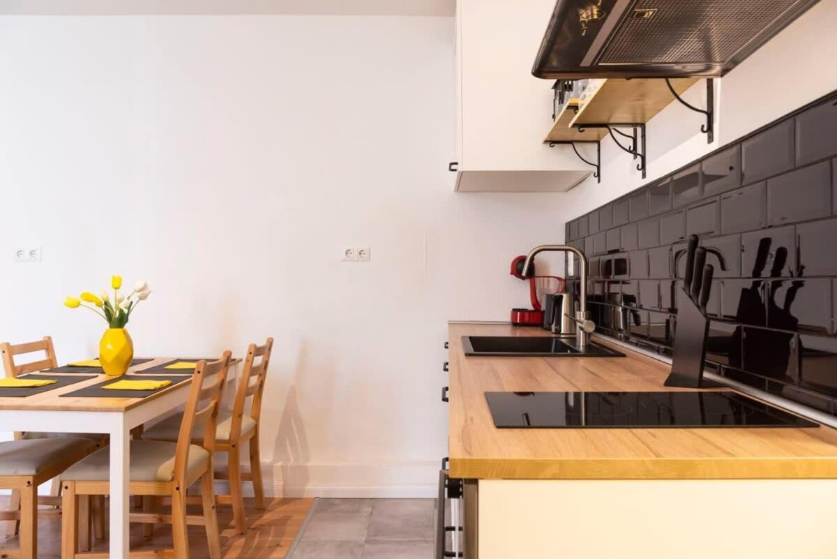 2 Bedroom In Great Location In Kreuzberg — Photos 2