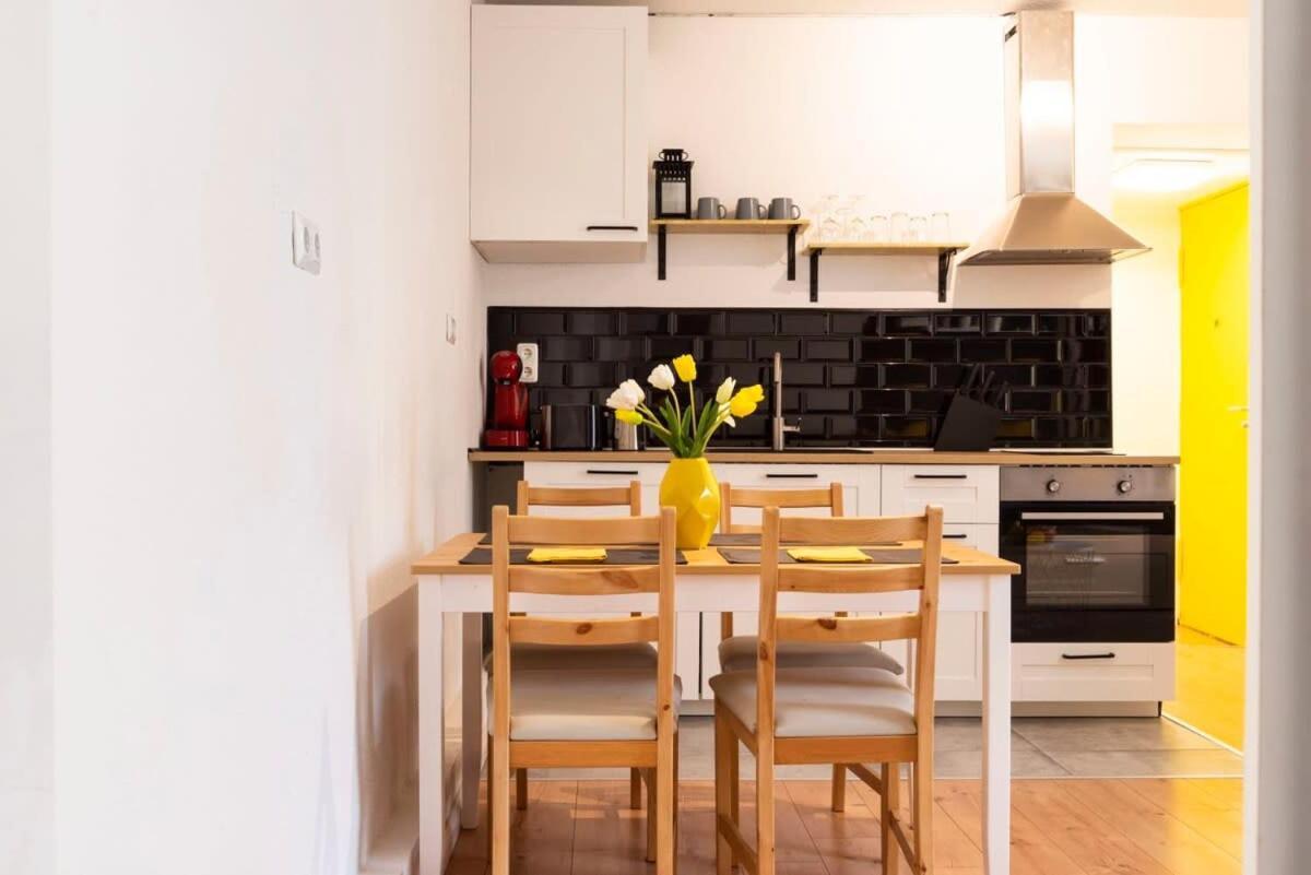 2 Bedroom In Great Location In Kreuzberg — Photos 1